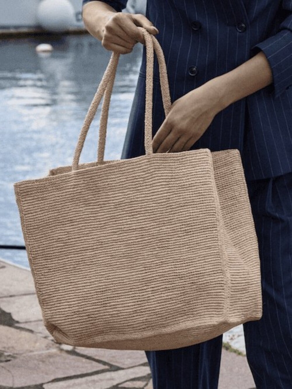 Grande Malthide Bag in Natural Raffia EUC